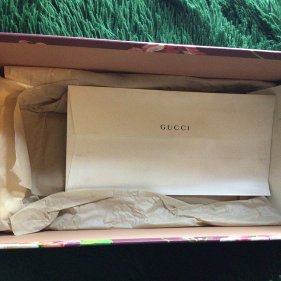 Size 8.5 authentic Gucci espadrilles - Picture 8 of 8